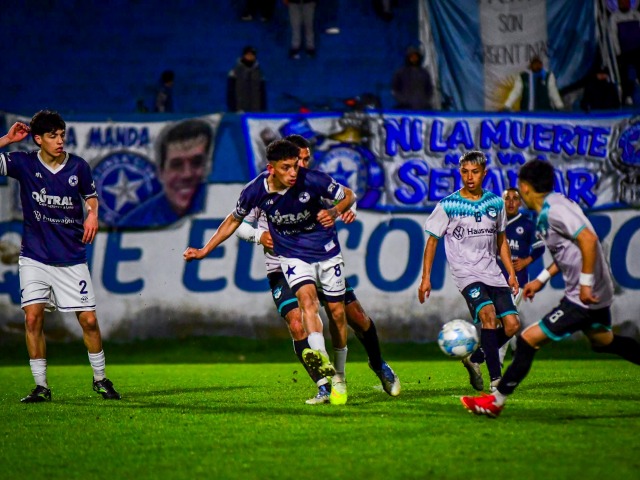 Victorias de El Fort�n, San Mart�n, Sierra Chica y Racing, que es l�der